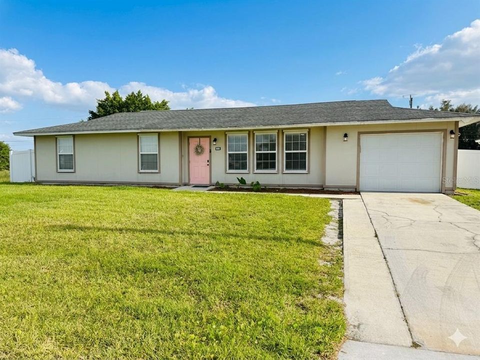 For Sale: $199,000 (3 beds, 2 baths, 1176 Square Feet)
