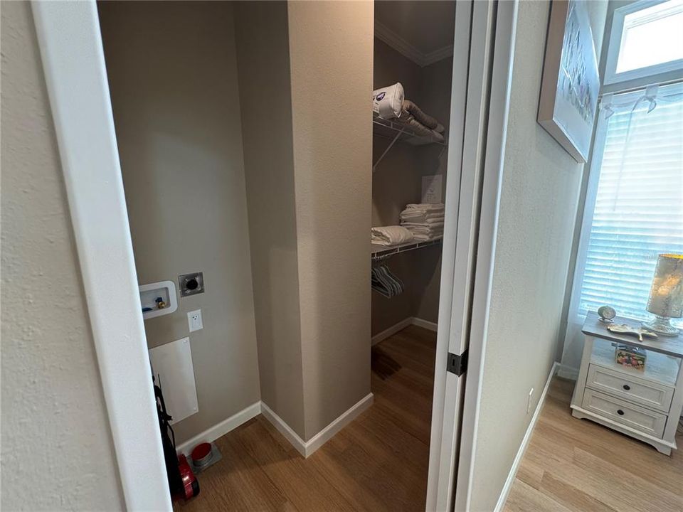 For Sale: $369,900 (1 beds, 1 baths, 460 Square Feet)