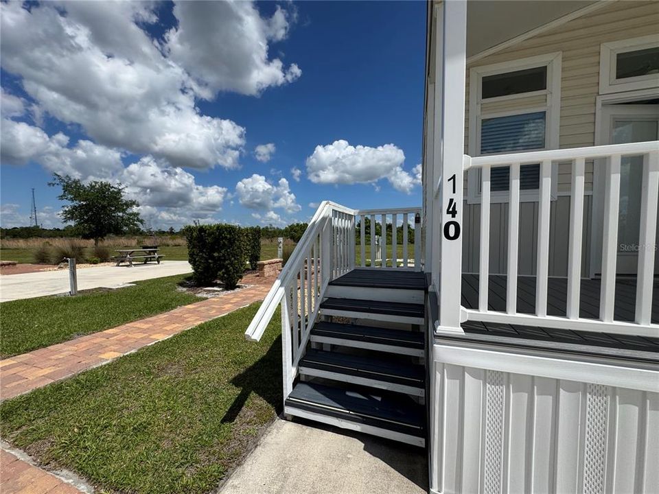 For Sale: $369,900 (1 beds, 1 baths, 460 Square Feet)