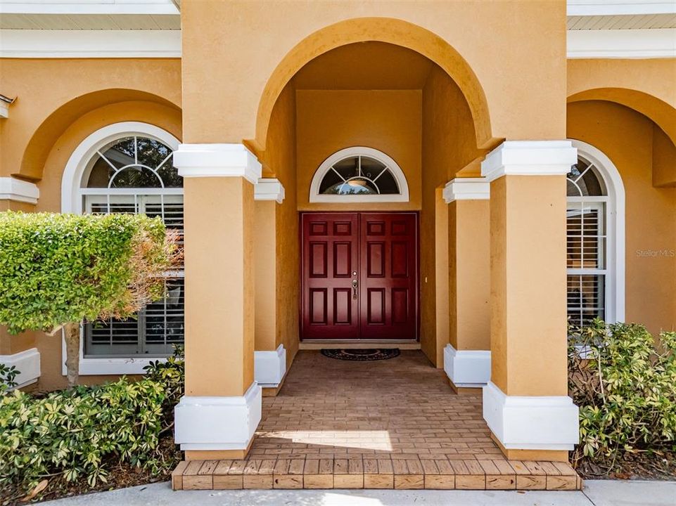 Activo con contrato: $650,000 (5 camas, 3 baños, 3356 Pies cuadrados)