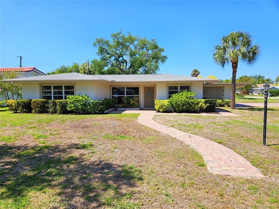 For Rent: $2,600 (2 beds, 1 baths, 1417 Square Feet)