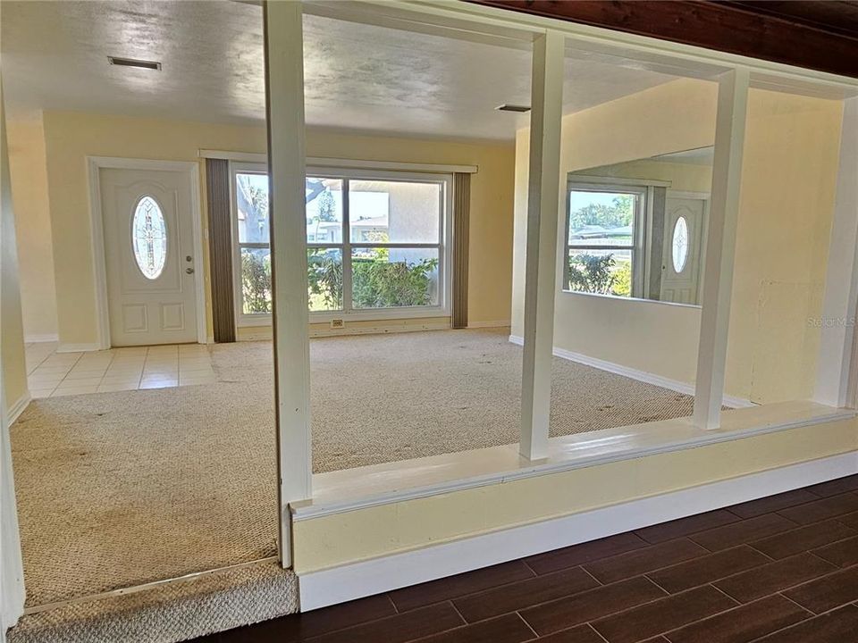 For Rent: $2,600 (2 beds, 1 baths, 1417 Square Feet)