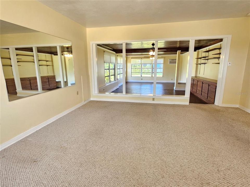 For Rent: $2,600 (2 beds, 1 baths, 1417 Square Feet)