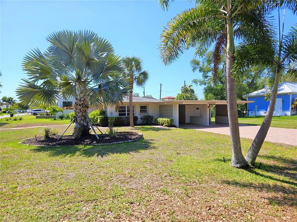 For Rent: $2,600 (2 beds, 1 baths, 1417 Square Feet)
