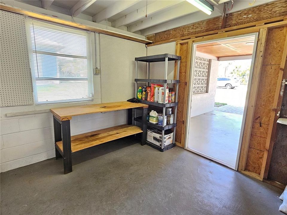 For Rent: $2,600 (2 beds, 1 baths, 1417 Square Feet)