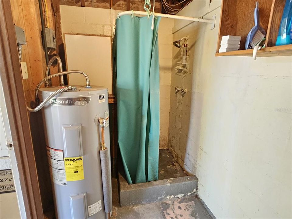 For Rent: $2,600 (2 beds, 1 baths, 1417 Square Feet)