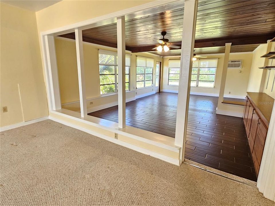 For Rent: $2,600 (2 beds, 1 baths, 1417 Square Feet)