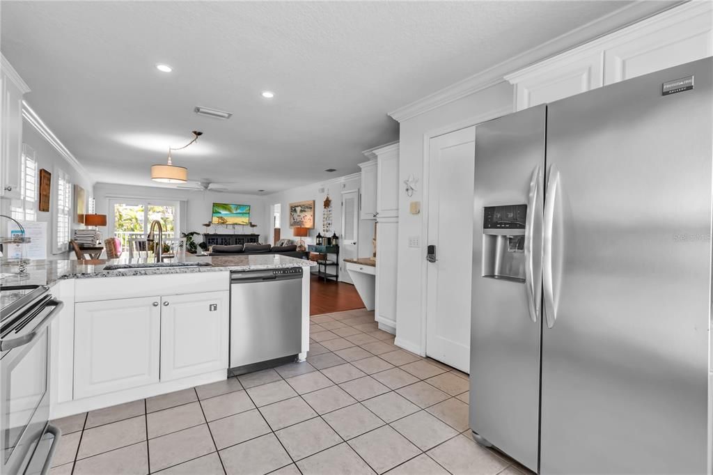 For Sale: $2,495,000 (4 beds, 4 baths, 2832 Square Feet)