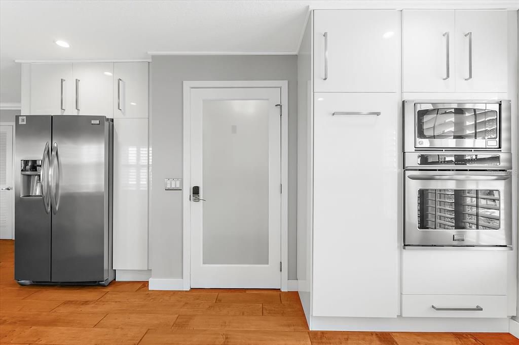 For Sale: $2,495,000 (4 beds, 4 baths, 2832 Square Feet)