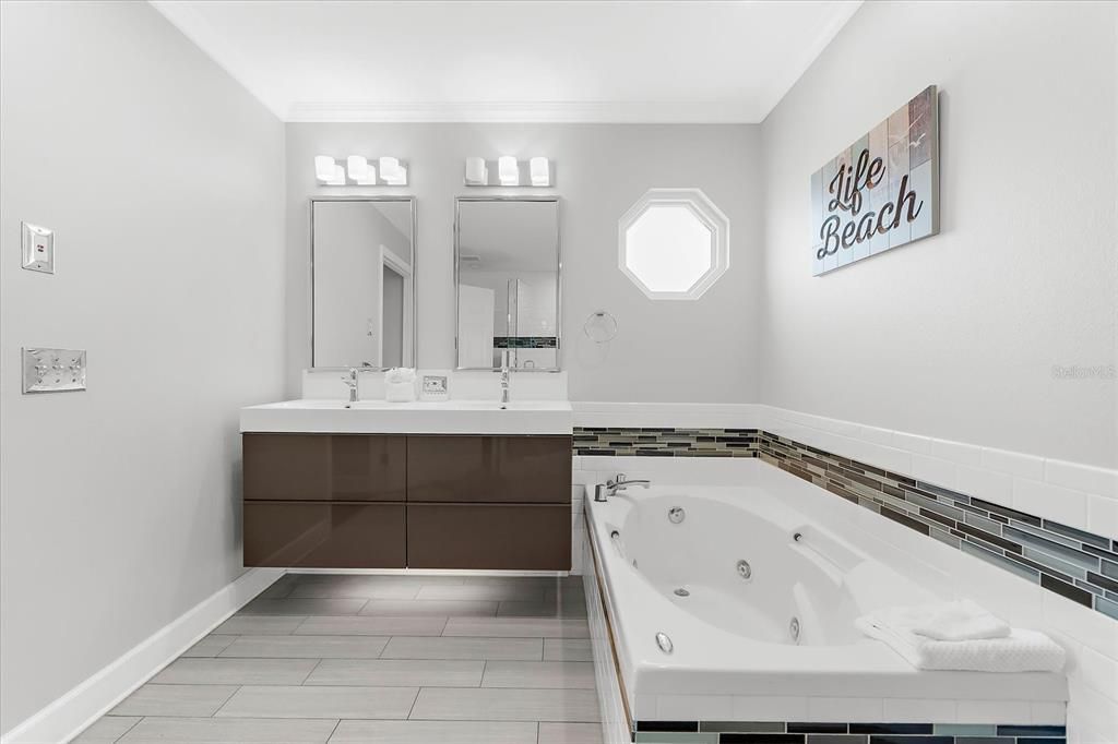 For Sale: $2,495,000 (4 beds, 4 baths, 2832 Square Feet)