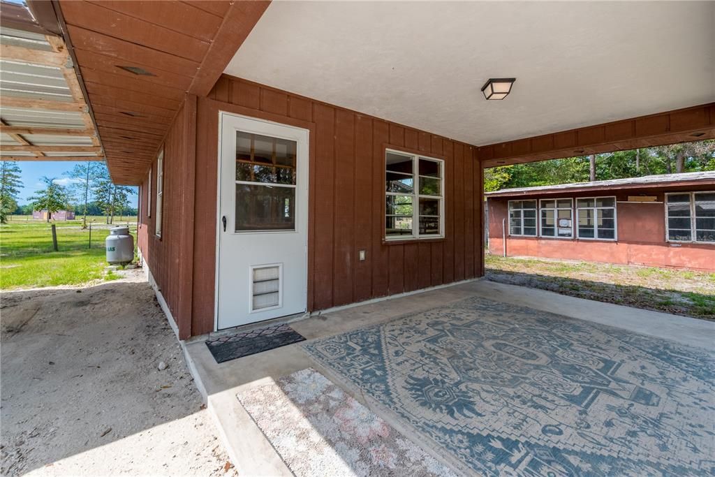 For Sale: $295,000 (2 beds, 1 baths, 1640 Square Feet)