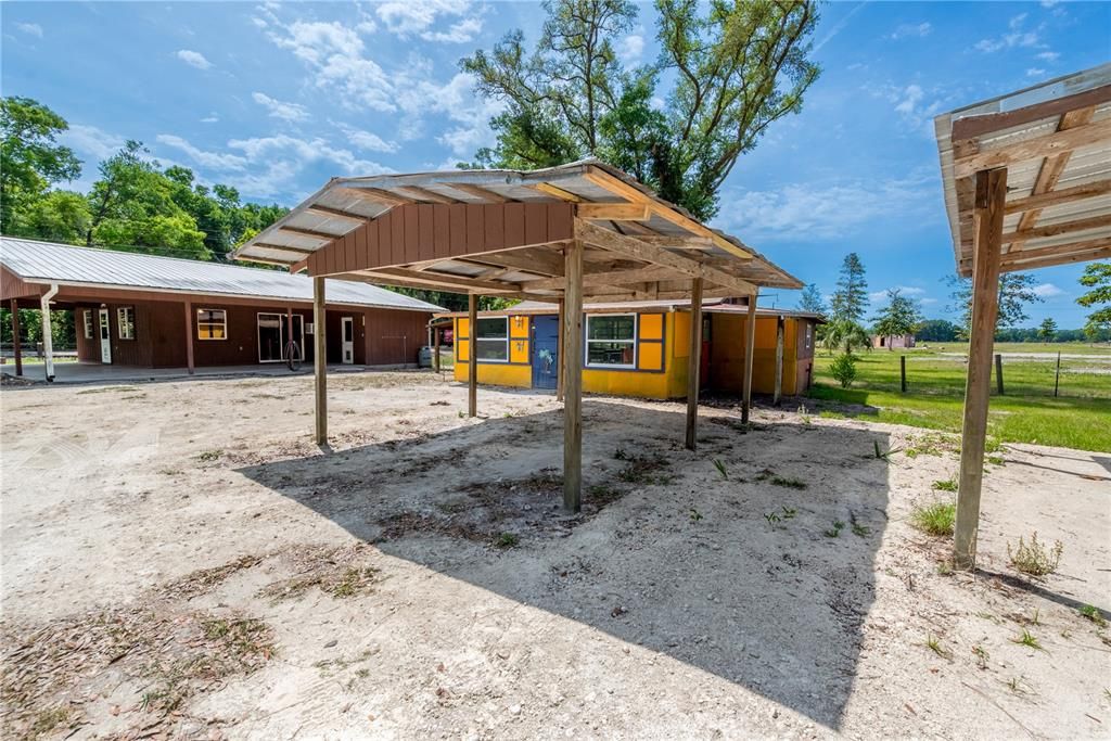 For Sale: $295,000 (2 beds, 1 baths, 1640 Square Feet)