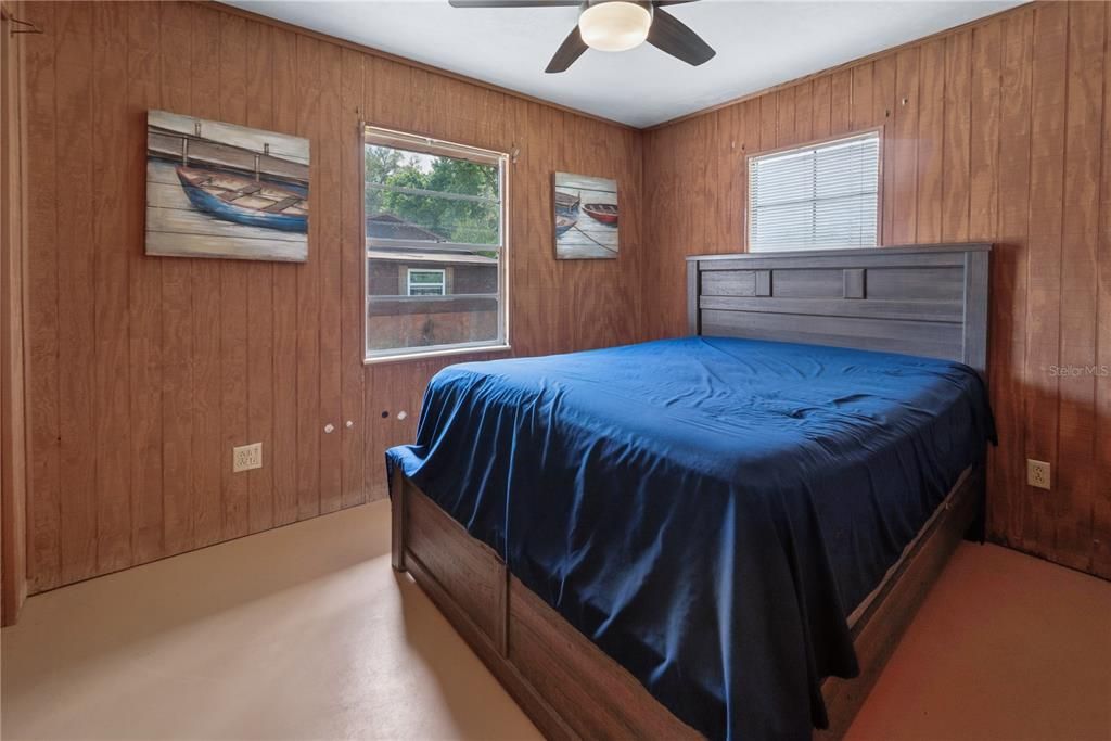 For Sale: $295,000 (2 beds, 1 baths, 1640 Square Feet)