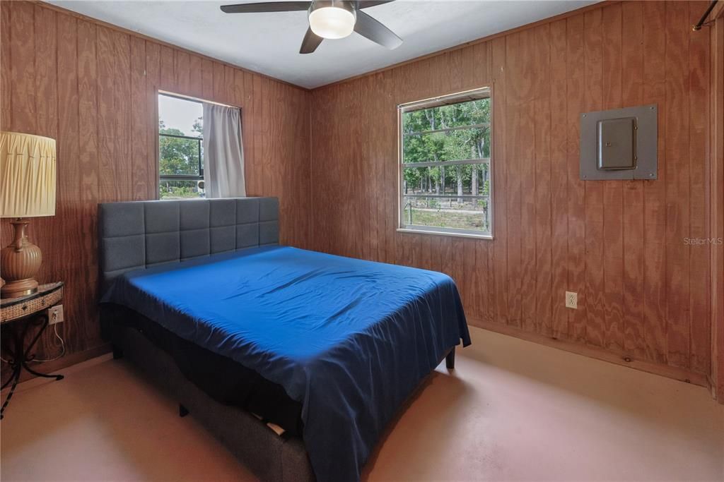 For Sale: $295,000 (2 beds, 1 baths, 1640 Square Feet)