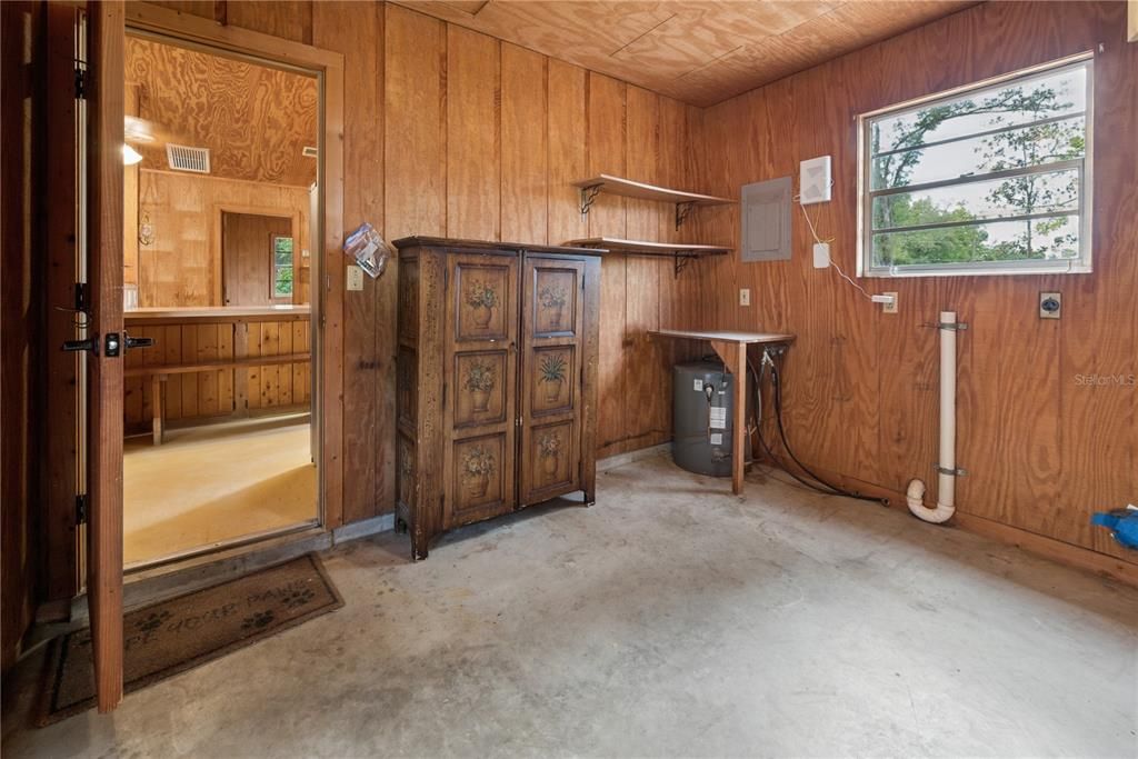 For Sale: $295,000 (2 beds, 1 baths, 1640 Square Feet)
