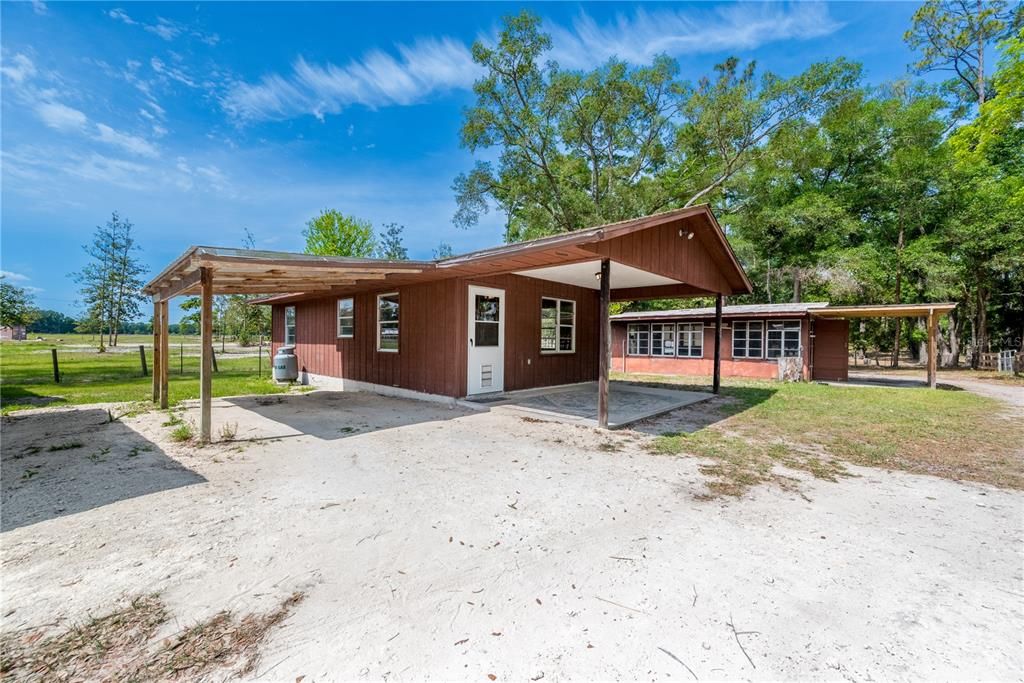 For Sale: $295,000 (2 beds, 1 baths, 1640 Square Feet)