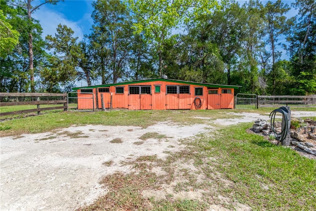 For Sale: $295,000 (2 beds, 1 baths, 1640 Square Feet)