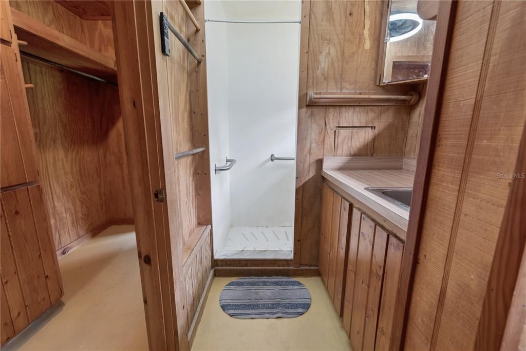 For Sale: $295,000 (2 beds, 1 baths, 1640 Square Feet)