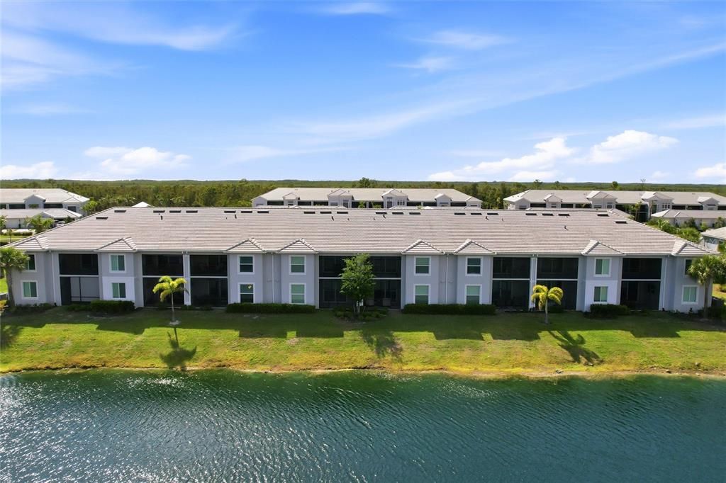 Activo con contrato: $295,000 (2 camas, 2 baños, 1438 Pies cuadrados)