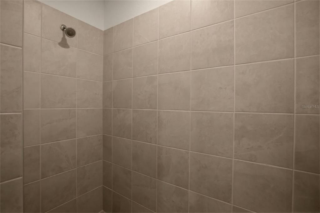 Activo con contrato: $295,000 (2 camas, 2 baños, 1438 Pies cuadrados)