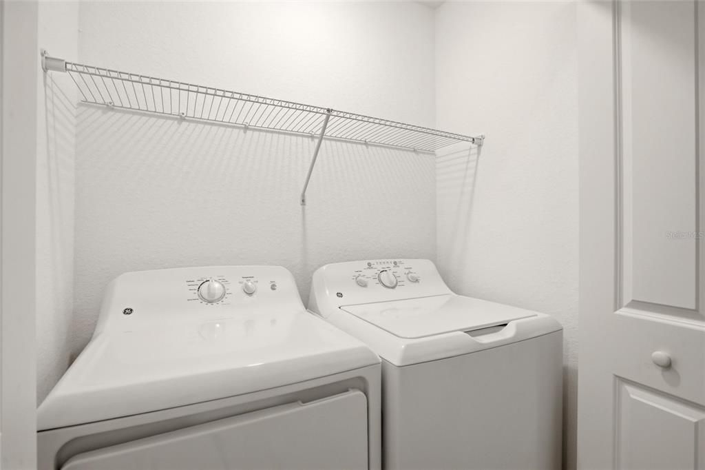 Activo con contrato: $295,000 (2 camas, 2 baños, 1438 Pies cuadrados)