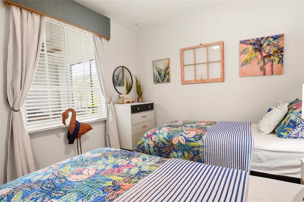 Activo con contrato: $295,000 (2 camas, 2 baños, 1438 Pies cuadrados)
