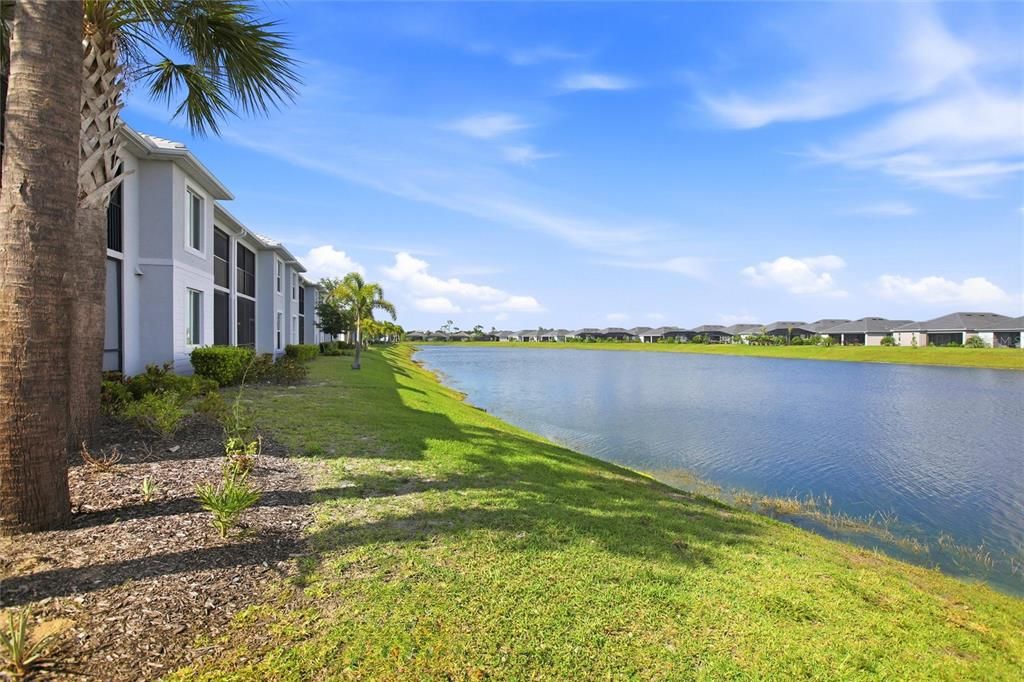 Activo con contrato: $295,000 (2 camas, 2 baños, 1438 Pies cuadrados)