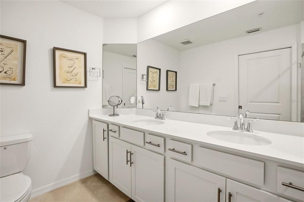 Activo con contrato: $295,000 (2 camas, 2 baños, 1438 Pies cuadrados)