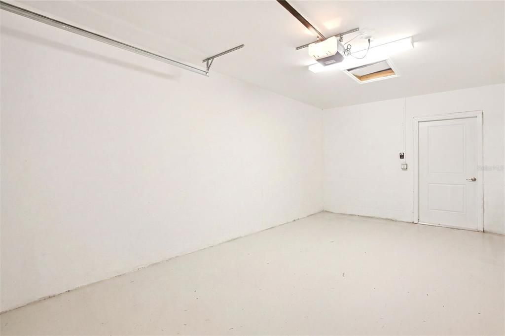 Activo con contrato: $295,000 (2 camas, 2 baños, 1438 Pies cuadrados)