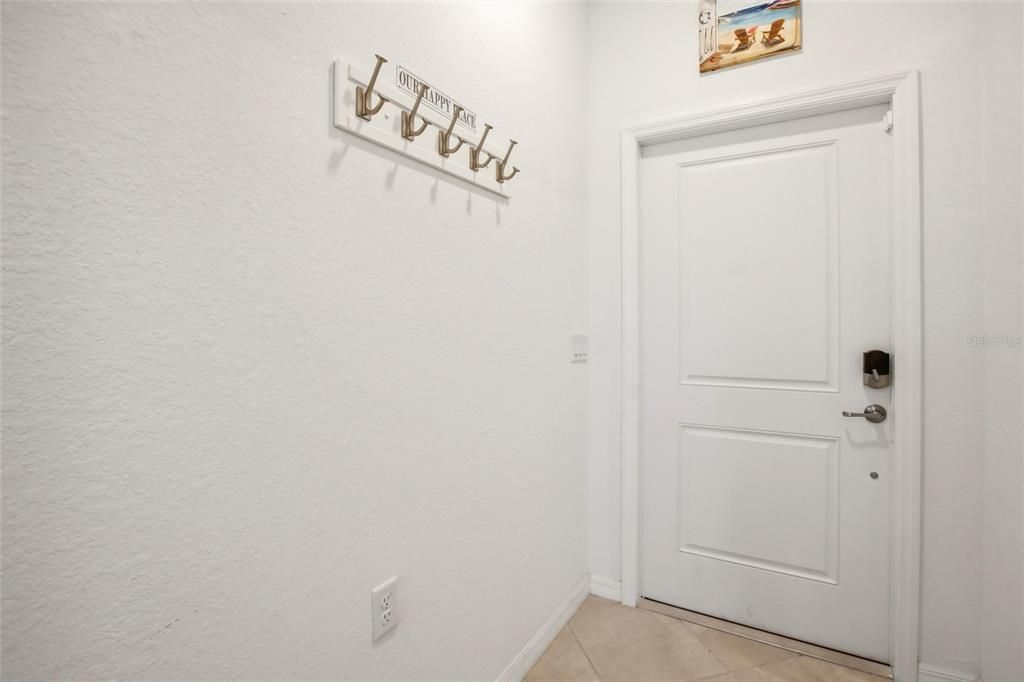 Activo con contrato: $295,000 (2 camas, 2 baños, 1438 Pies cuadrados)
