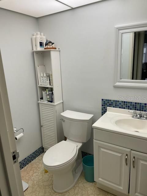 For Sale: $130,000 (2 beds, 2 baths, 988 Square Feet)