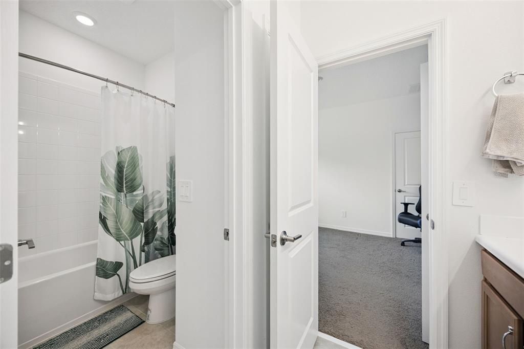 For Sale: $775,000 (5 beds, 4 baths, 3506 Square Feet)