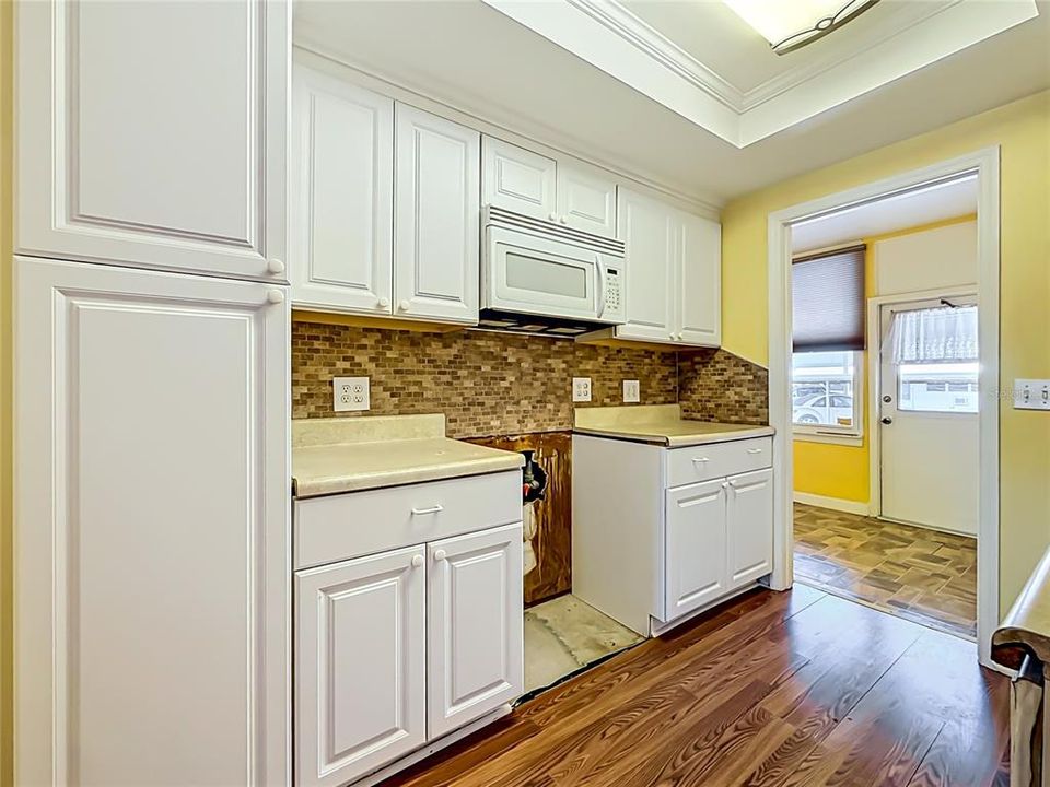 На продажу: $89,000 (2 спален, 2 ванн, 910 Квадратных фут)