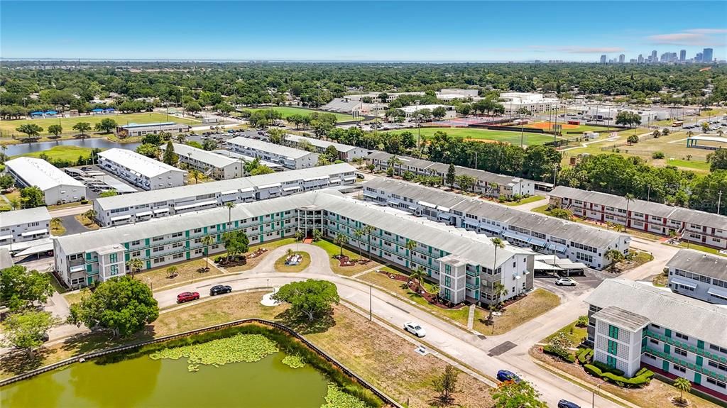 На продажу: $89,000 (2 спален, 2 ванн, 910 Квадратных фут)