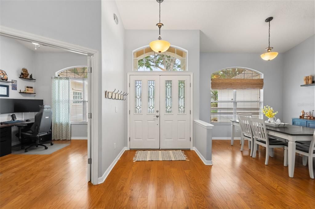 Activo con contrato: $495,000 (3 camas, 2 baños, 2044 Pies cuadrados)