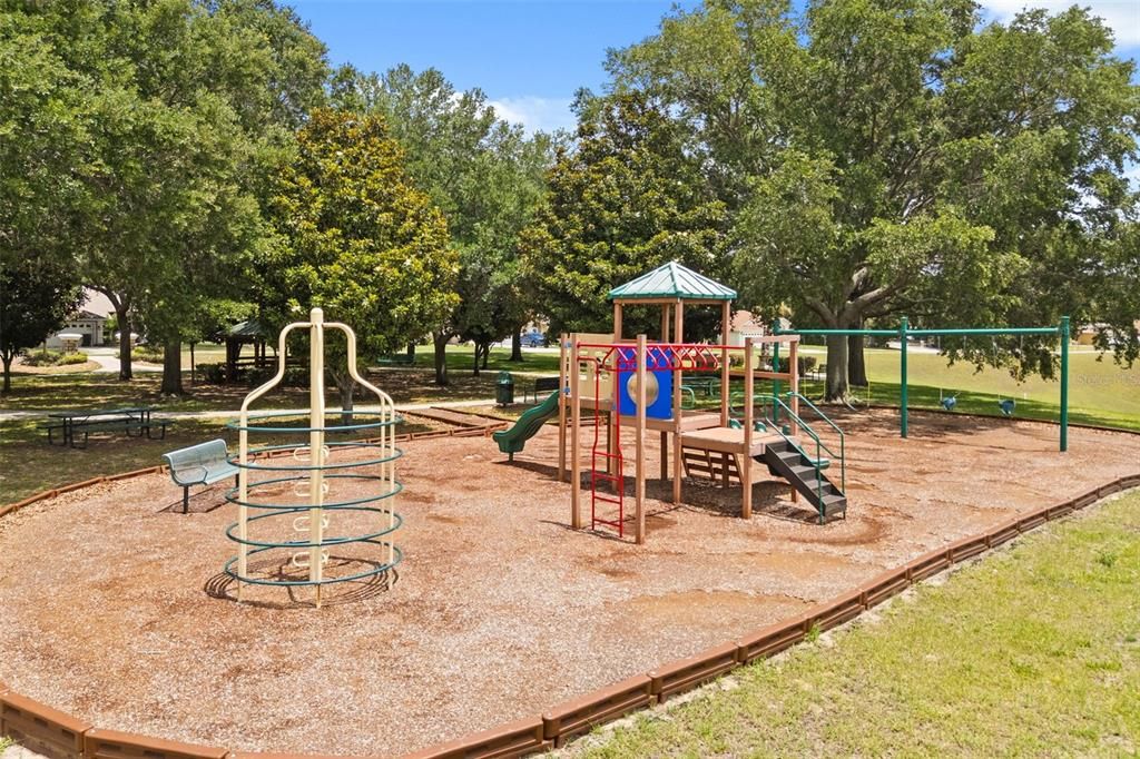 Activo con contrato: $495,000 (3 camas, 2 baños, 2044 Pies cuadrados)