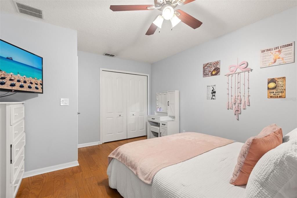 Activo con contrato: $495,000 (3 camas, 2 baños, 2044 Pies cuadrados)