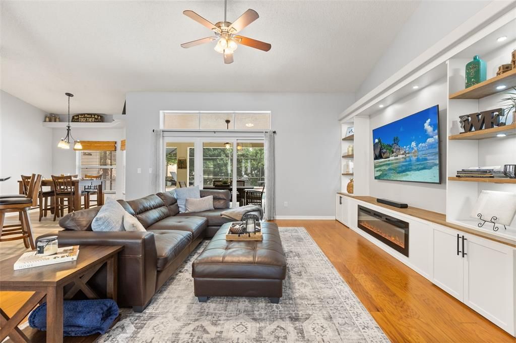 Activo con contrato: $495,000 (3 camas, 2 baños, 2044 Pies cuadrados)