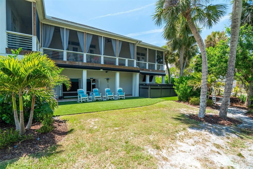 For Sale: $697,000 (3 beds, 3 baths, 2099 Square Feet)