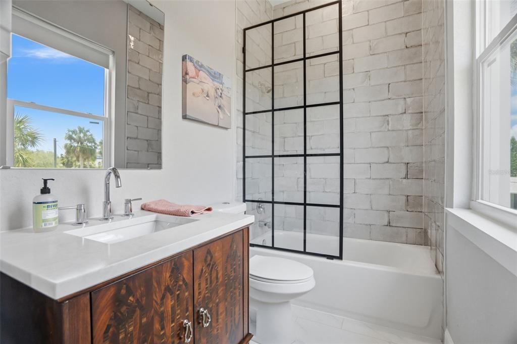 For Sale: $697,000 (3 beds, 3 baths, 2099 Square Feet)
