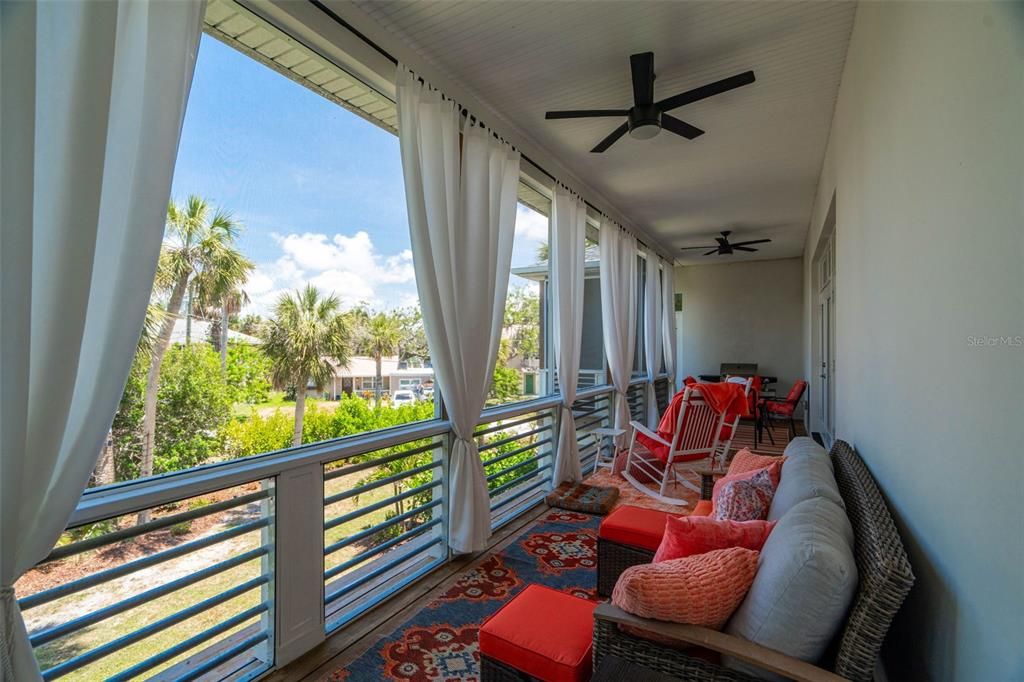 For Sale: $697,000 (3 beds, 3 baths, 2099 Square Feet)