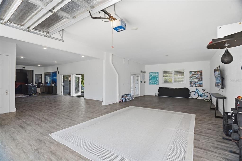 For Sale: $697,000 (3 beds, 3 baths, 2099 Square Feet)