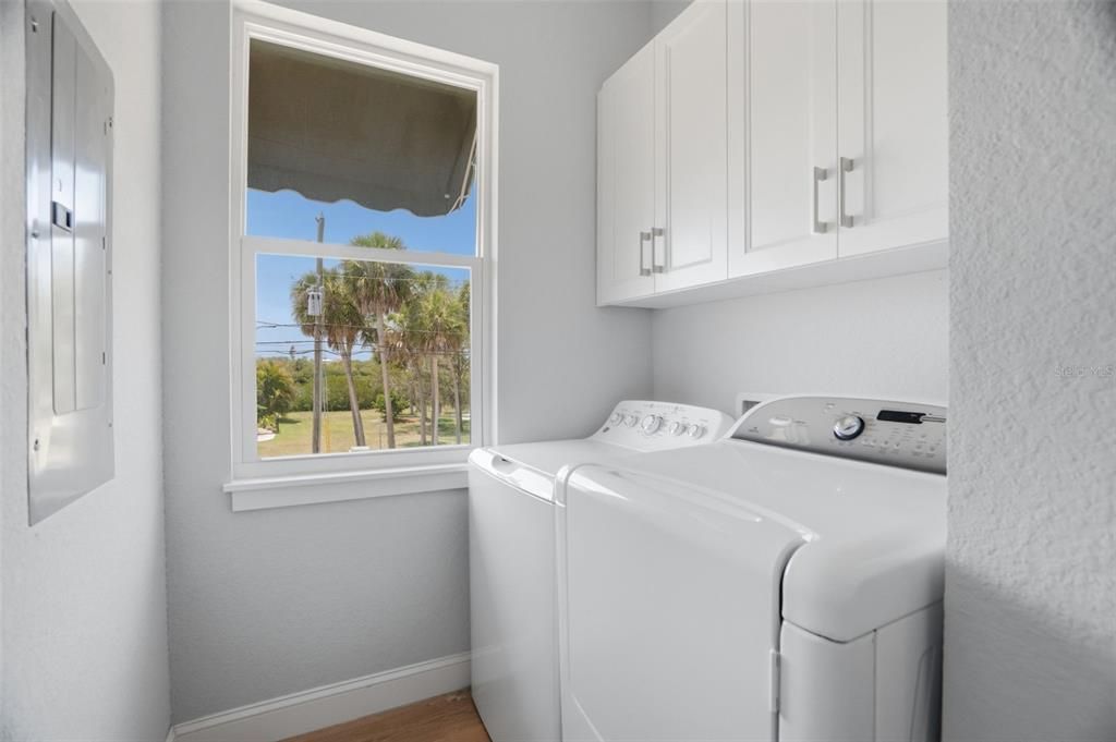 For Sale: $697,000 (3 beds, 3 baths, 2099 Square Feet)