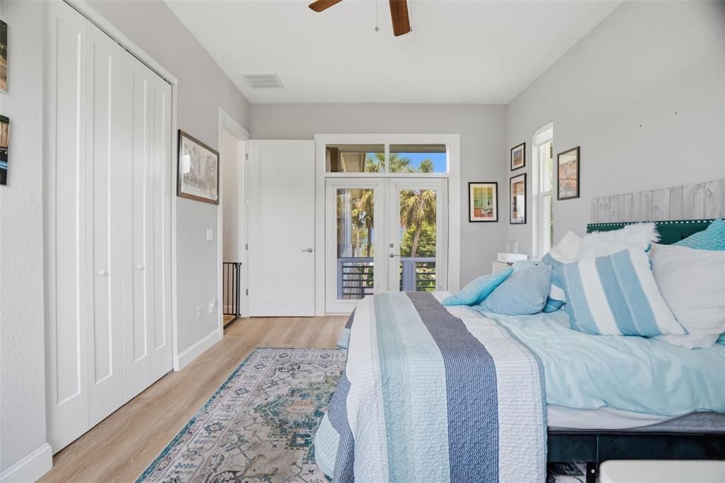 For Sale: $697,000 (3 beds, 3 baths, 2099 Square Feet)