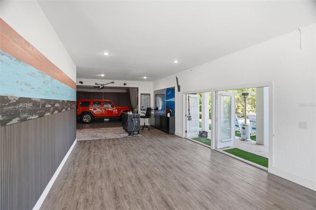 For Sale: $697,000 (3 beds, 3 baths, 2099 Square Feet)