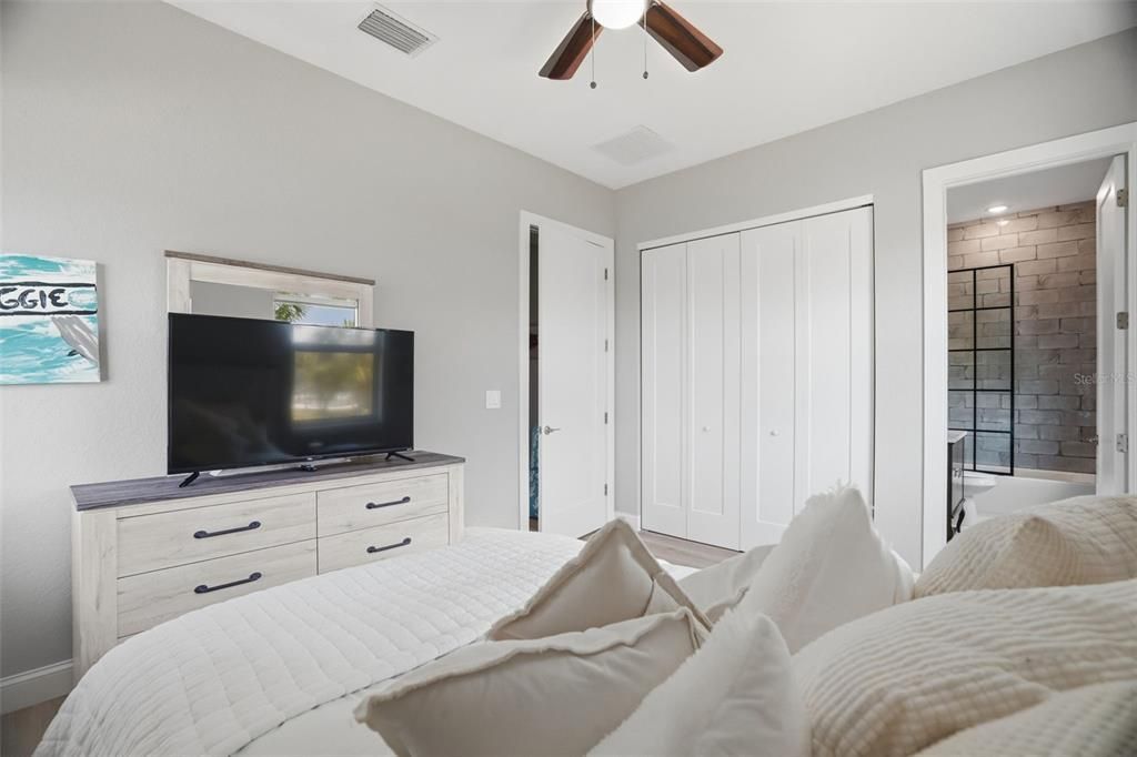For Sale: $697,000 (3 beds, 3 baths, 2099 Square Feet)
