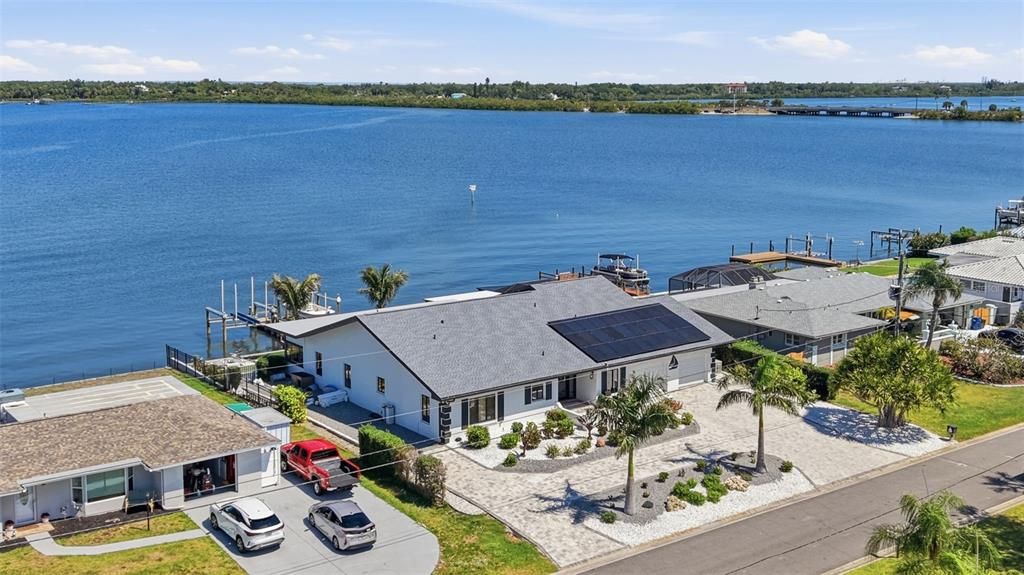 For Sale: $1,999,999 (3 beds, 3 baths, 3645 Square Feet)
