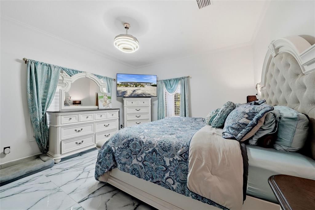 For Sale: $1,999,999 (3 beds, 3 baths, 3645 Square Feet)