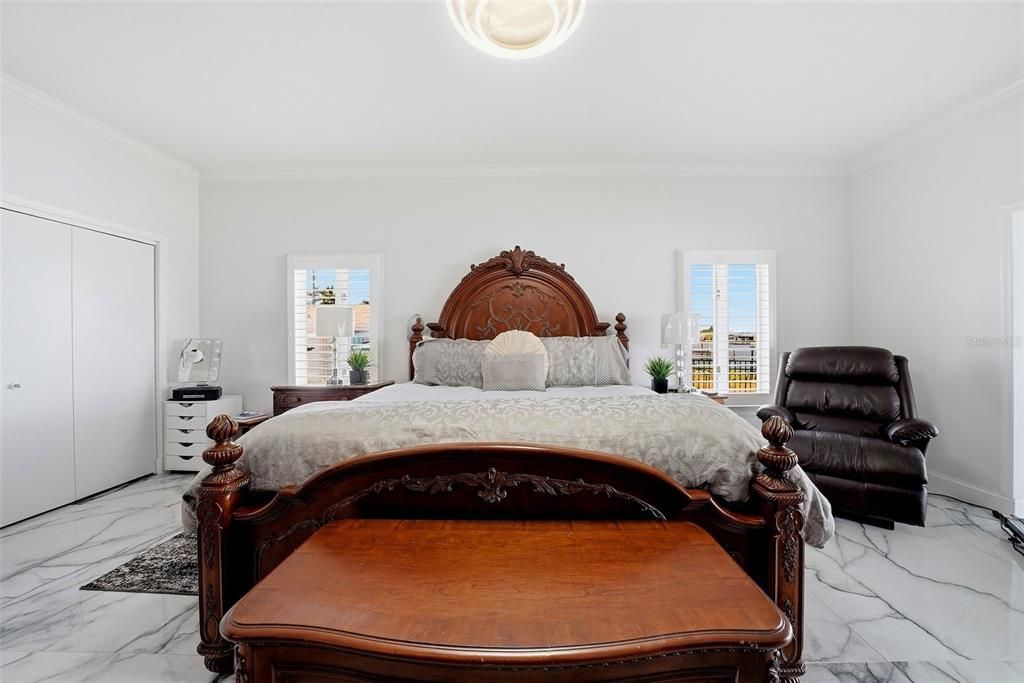 For Sale: $1,999,999 (3 beds, 3 baths, 3645 Square Feet)