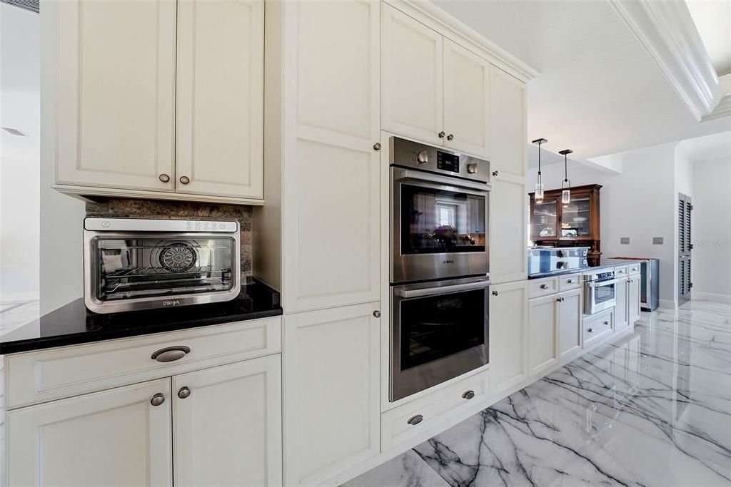 For Sale: $1,999,999 (3 beds, 3 baths, 3645 Square Feet)